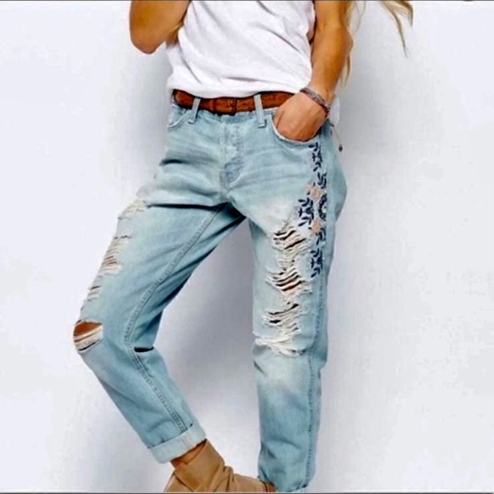 Hollister Vintage Boyfriend Floral Embroidered Jeans Size 26 3R
